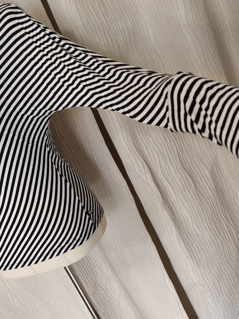 Michael Kors Black and White Diagonal Stripe Long-Sleeve Top Size P.